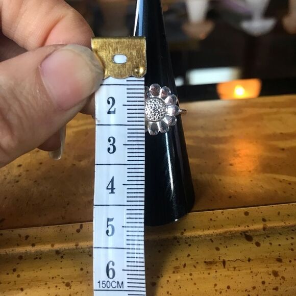 Natural Diamond Accent Sterling Silver Flower Ring Size 6 - Picture 6 of 9